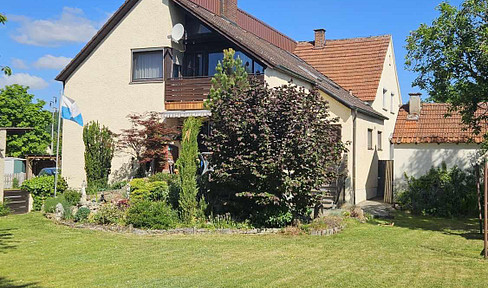 Semi-detached house in a quiet location in Teublitz-Saltendorf