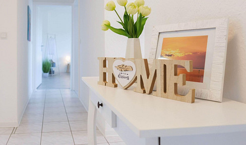 Bright, ready-to-move-in apartment with garage - commission-free from the owner