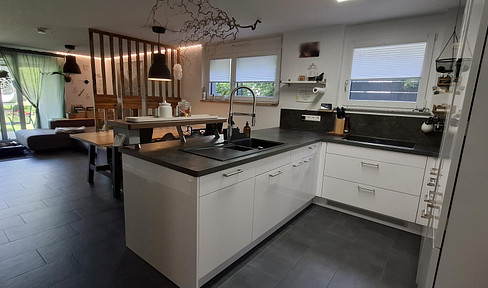 LARGE ground floor apartment PROVISION- and BARRIER-FREE with garden
