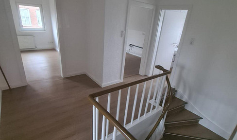 Exklusive 3,5 -Zimmer Wohnung mit einem schönen Balkon inkl. EBK