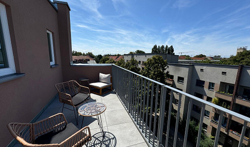 Available from 01.06.25 - Furnished penthouse in the heart of the city - 2 rooms full of style & comfort!