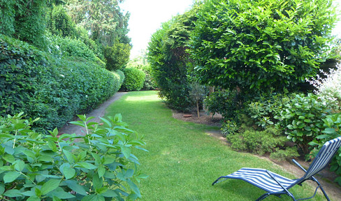 Exclusive semi-detached house with large garden