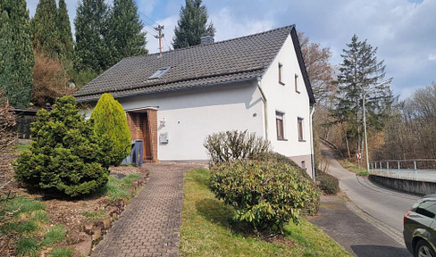 Detached house with large plot of land between Wissen and Hamm/Sieg