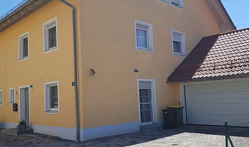 Spacious, attractive semi-detached house in Mühldorf North with double garage