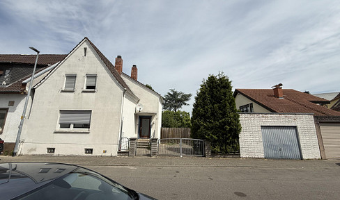 Einfamilienhaus mit Garage und großem Garten – renovierungsbedürftig mit viel Potenzial