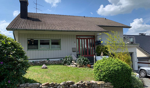 Besonderes 300qm 2 Fam Haus mit100qm Einliegerwhg 3Garagen 4 Stellp 705qm unverbaubar