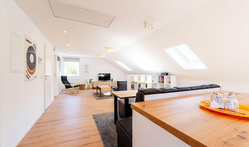 High-quality furnished apartment with a view over Randersacker