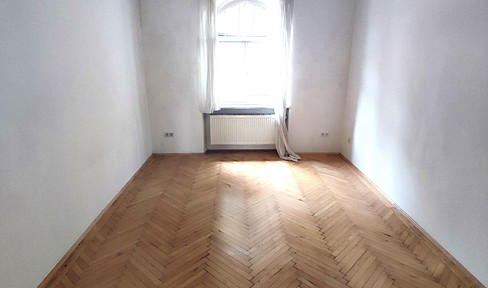 2-room apartment in old building in Nuremberg, Südstadt with kitchen, balcony after renovation