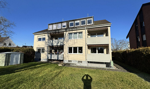 2  Zimmer Dachgeschoss Wohnung, Gartenbenutzung , riesiger Keller, zentral gelegen
