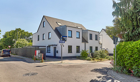 Modern 5-room semi-detached house from architect for sale approx. 6950 €/m²!