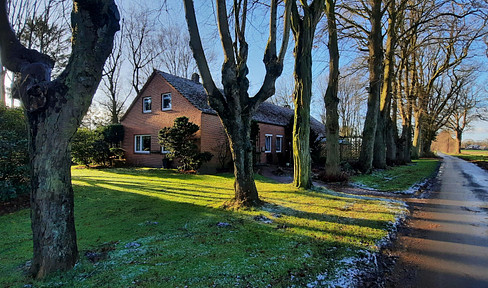 Country house/resting farm, horse keeping possible on large property