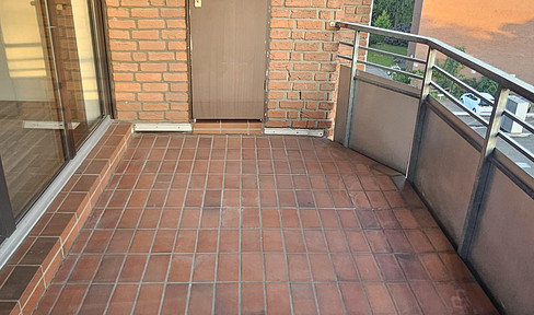 Spacious, renovated 2-room apartment with balcony in Geldern.