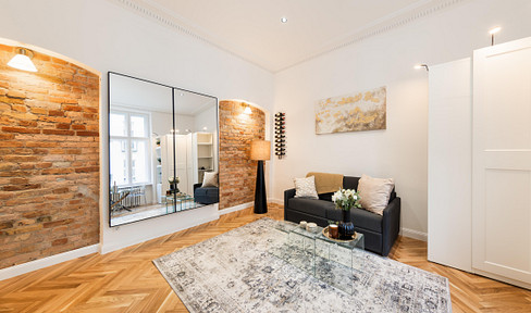 First occupancy in Berlin-Mitte: Modernized old building, furnished and ready to move in immediately!