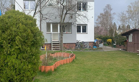 Quiet and sunny 4-room apartment with garden