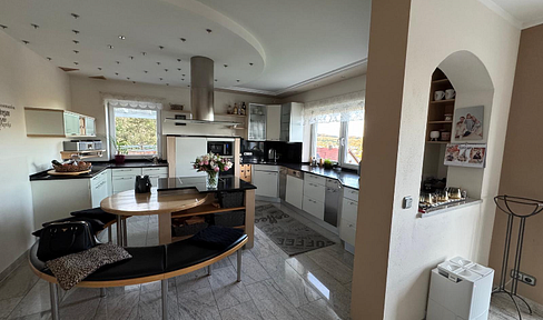 Willkommen im neuen Zuhause, exclusive Villa in Traumlage mit Geschäftseinheit und Appartement