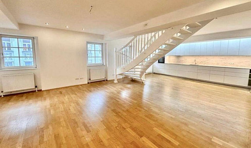 Exclusive top floor apartment - FREE OF PROVISION !!!