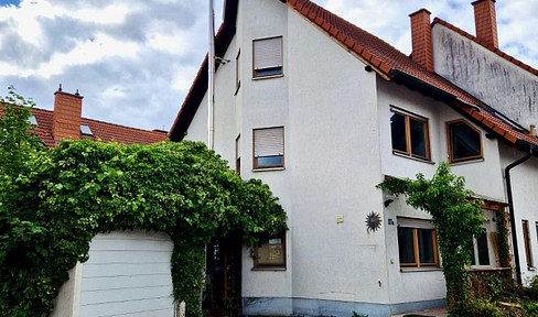 Charming house in Haßloch - commission-free from private -