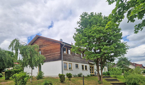 Modernisiertes Mehrfamilienhaus mit vier 3-Zimmer-Wohnungen in Kirchheim am Ries