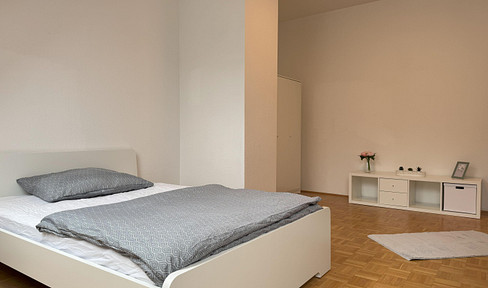 Tastefully furnished 21m² room in a shared flat for 3 people in a prime location in the 6th district