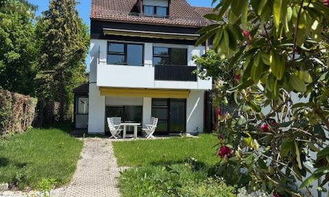 Family idyll in Neuaubing with very large garden!