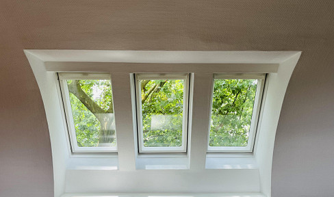 Central, quiet location - penthouse with roof terrace - between inner harbor and city center - view of greenery