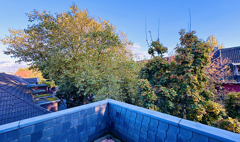 Fantastic roof terrace south/east with a view of the greenery, quiet & central, close to the inner harbor