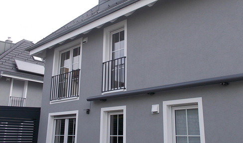 Beautiful hipped roof semi-detached house with large double carport in top location