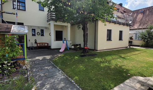 Gepflegte 4,5 Zimmer-Familien-Nichtraucherwohnung mit EBK in Zweifamilienhaus