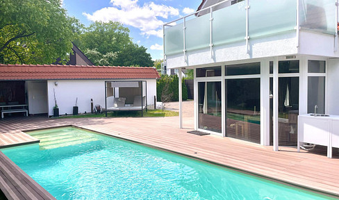 Pool villa within walking distance of Kladow old town, elementary school & Havel (commission-free)!