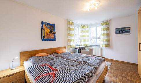 Schöne, helle 2-Zimmer-Wohnung inklusive Einbauküche sowie Tiefgarage und Balkon