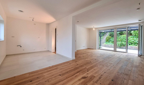 High-quality renovated efficiency house, unique location directly on the vineyard, first occupancy