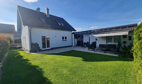 Moderne Wohlfühloase mit Atelier, Garten & smarter Technik - Freistehendes Einfamilienhaus
