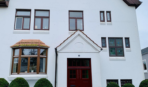 Sonnige Altbauwohnung mit Garten in der Moltkestrasse