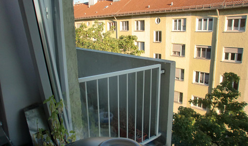 commission-free Neuhausen 1-room apartment, 4th floor, south-facing balcony