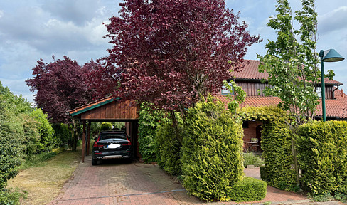 Doppelhaushälfte mit schönem Garten