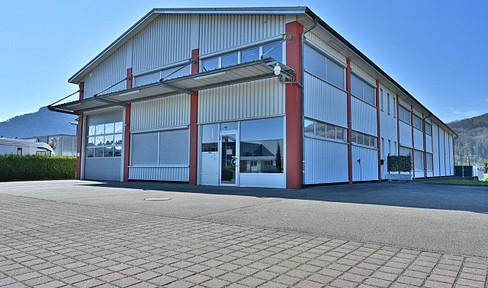 Well-maintained commercial property with large commercial plot