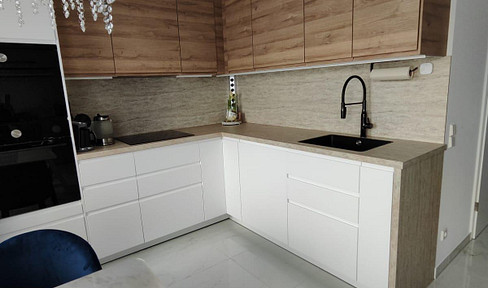 Family-friendly 4-room apartment with balcony in Berlin Marzahn Mitte