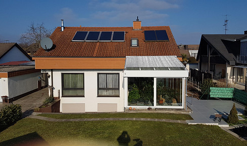 Einfamilienhaus mit 8 Zimmern und rd. 190 qm Wohnfläche