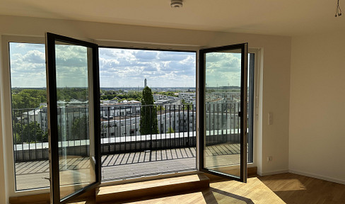 Modern 2-room penthouse apartment with distant views and upscale furnishings - first occupancy at BER