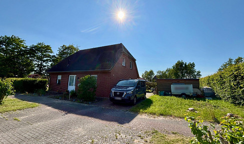 Niedrigenergiehaus in Gnoien mit schönem Garten und neuer Landhausküche