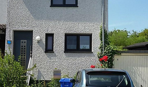 End terraced house with large corner plot ready to move into immediately