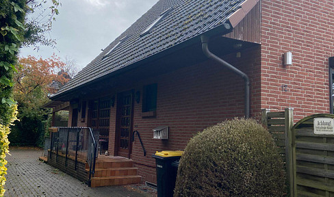 Großes Einfamilienhaus mit Einliegerwohnung direkt an der Grenze Hamburgs