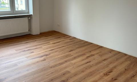 High-quality renovated 3.5 room apartment with balcony on Rebühl for sale