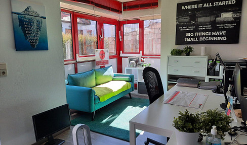Commercial unit on the first floor Flexible use Office/practice space/warehouse or much more