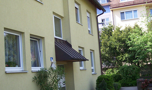 Beautiful 1-room apartment with balcony and fitted kitchen - commission-free - excellent transport links