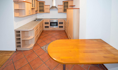 Sehr ruhige Terrassen-Wohnung mit ausgezeichneter Infrastruktur