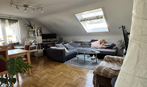 Investment with style: rented 3-room top-floor apartment in Freiberg am Neckar