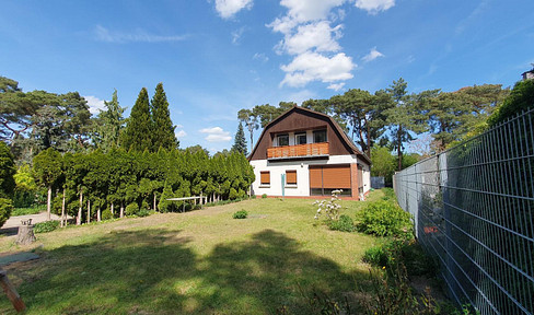 One/two-family house with shed