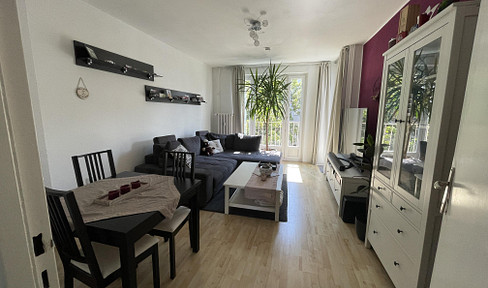 3-room apartment with south-facing balcony and fitted kitchen in Charlottenburg