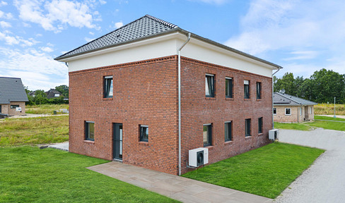 Energy-efficient semi-detached house with air heat pump